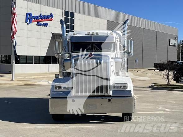 Kenworth W900 Τράκτορες