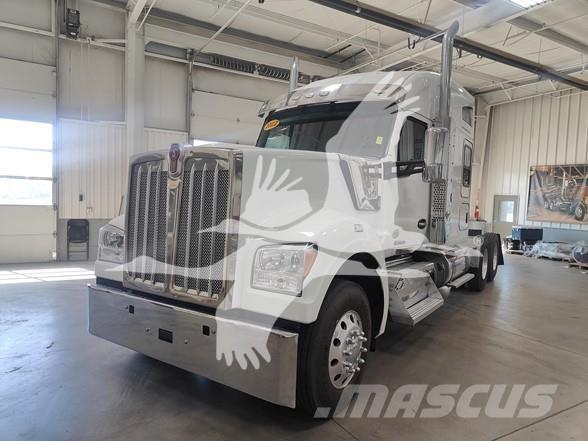 Kenworth W990 Τράκτορες