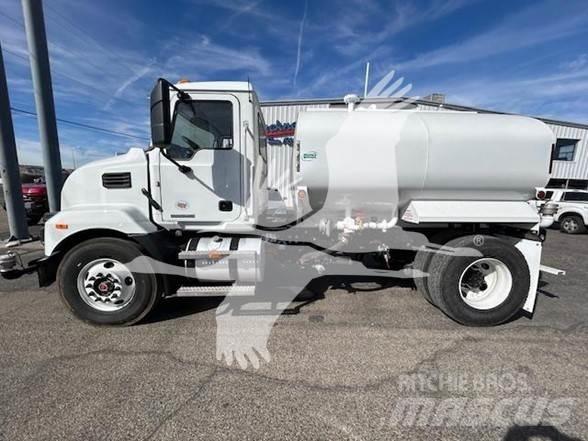 Mack MD7 Βυτιοφόρα φορτηγά