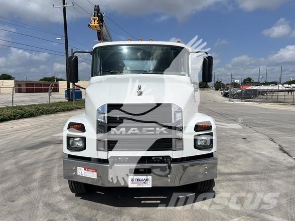 Mack MD7 Κατασκευές - Άλλα