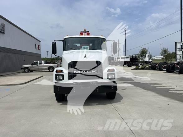 Mack MD7 Κατασκευές - Άλλα