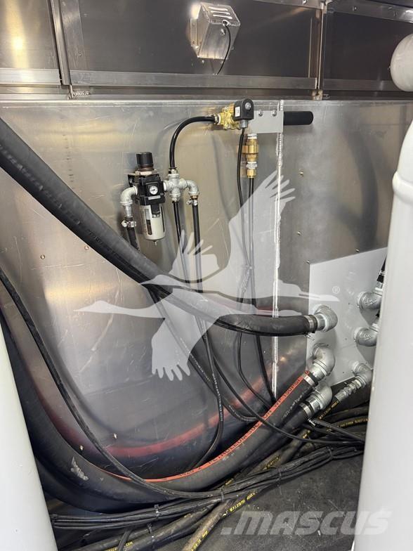 Mack MD7 Κατασκευές - Άλλα