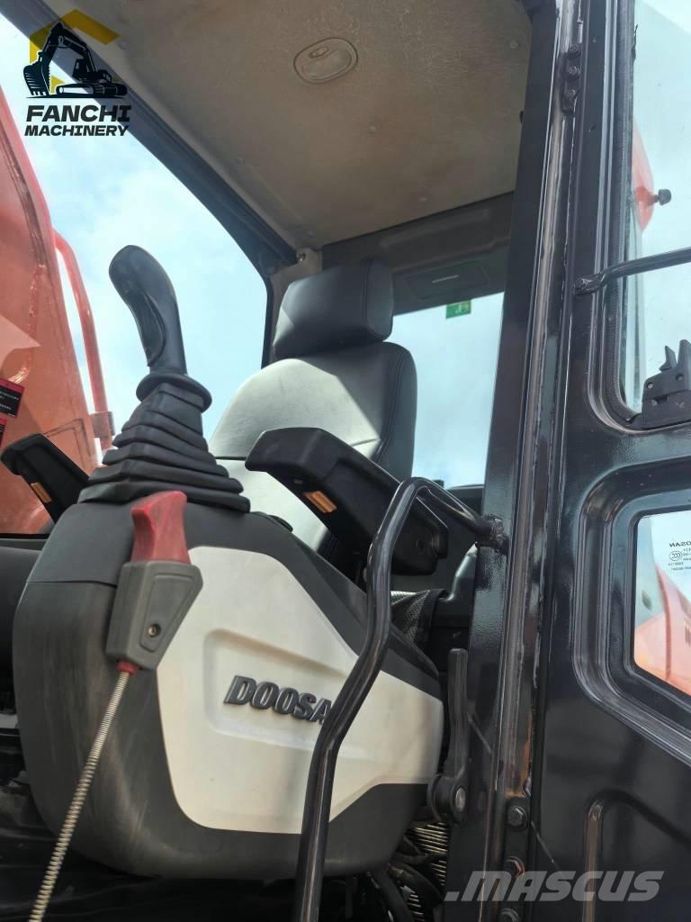 Doosan 360 Εκσκαφείς με ερπύστριες
