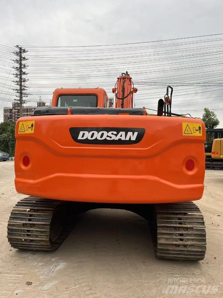 Doosan DX 140 Εκσκαφείς με ερπύστριες