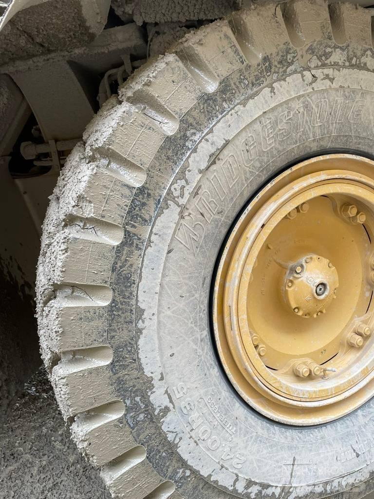 CAT 775G Άκαμπτα Dumper με ανατρεπόμενο κάδο
