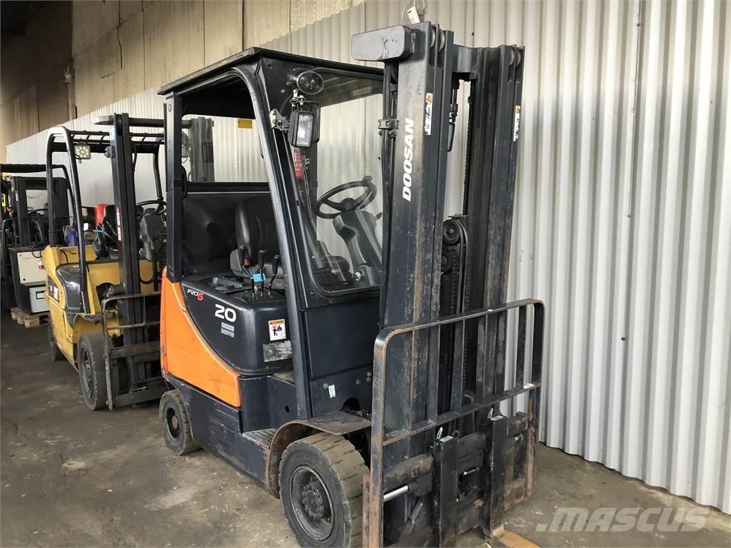 Doosan G20 SC-5 Περονοφόρα ανυψωτικά κλαρκ με φυσικό αέριο LPG