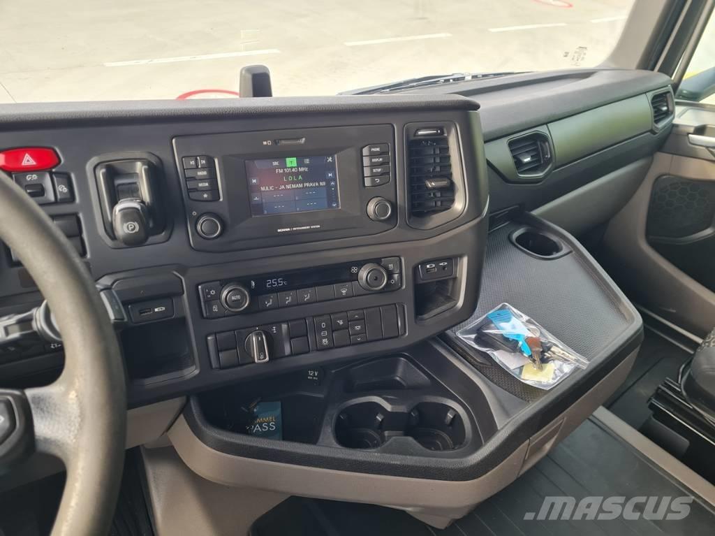 Scania R450 Τράκτορες