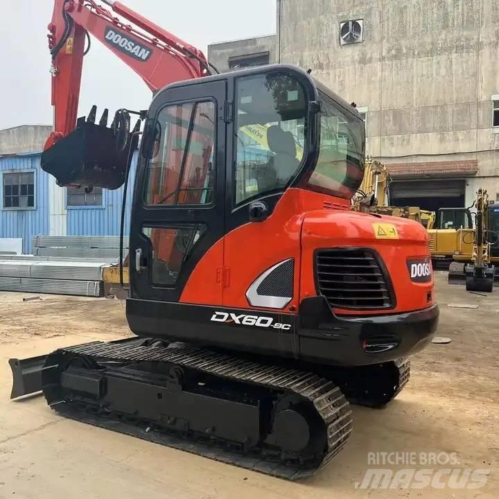 Doosan DX60 Εκσκαφείς με ερπύστριες