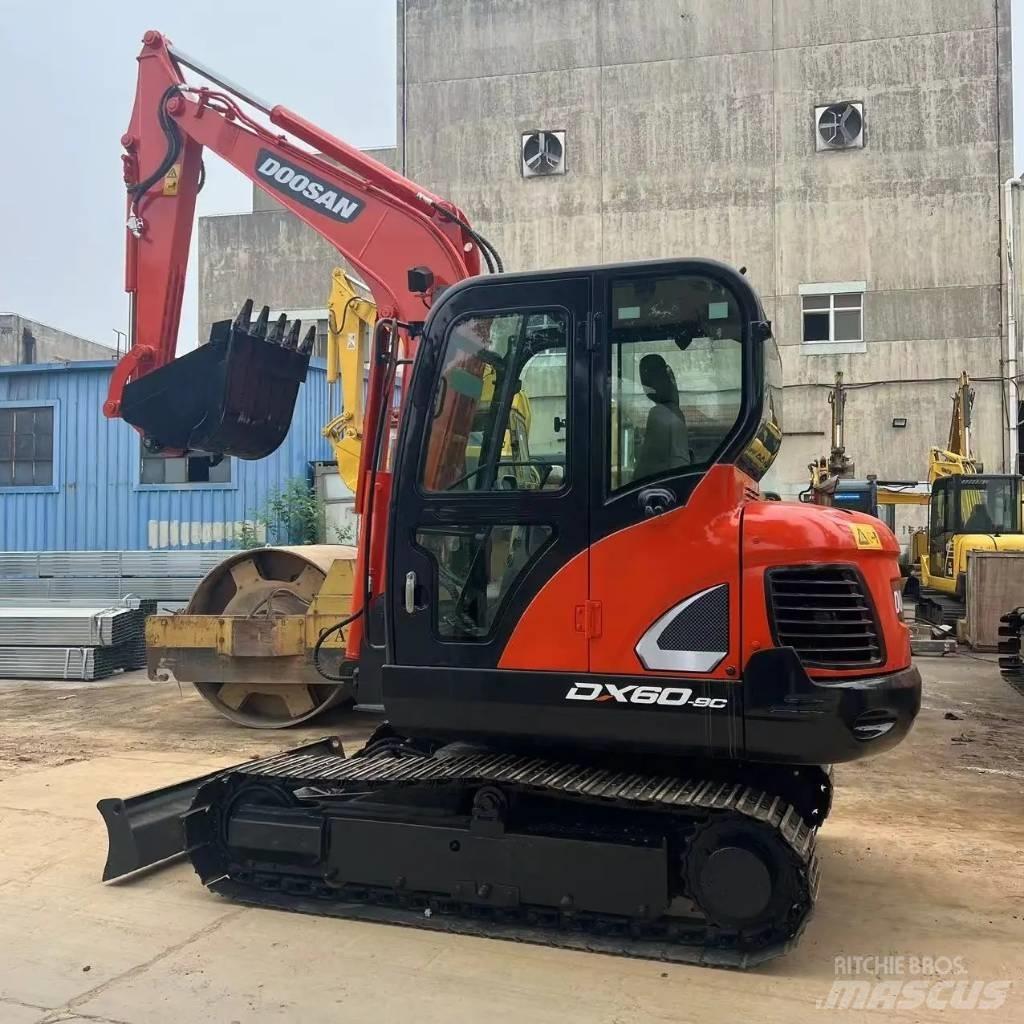 Doosan DX60 Εκσκαφείς με ερπύστριες