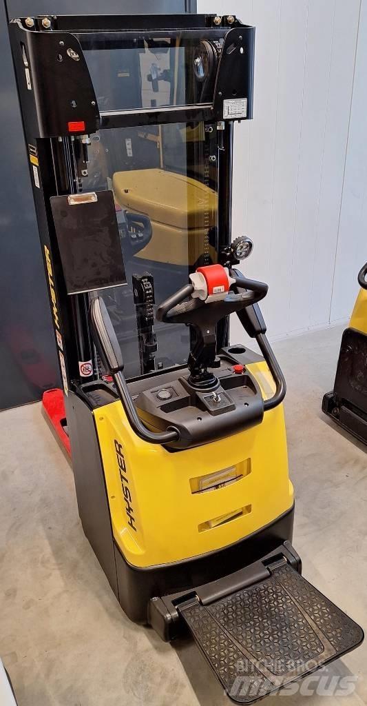 Hyster S1.2S Ηλεκτρικά παλετοφόρα με ιστό