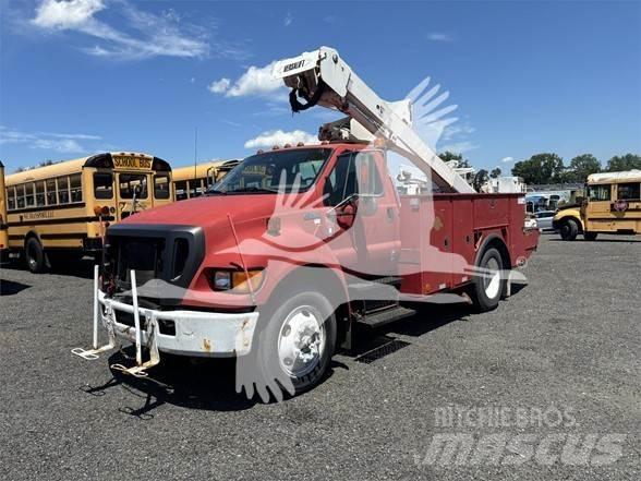 Ford F750 Εναέριες πλατφόρμες τοποθετημένες σε φορτηγό