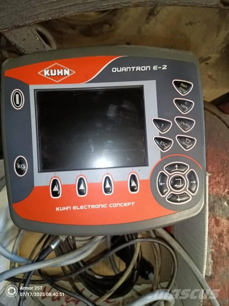 Kuhn AXIS 20.1W Διαστρωτήρες ανοργάνων