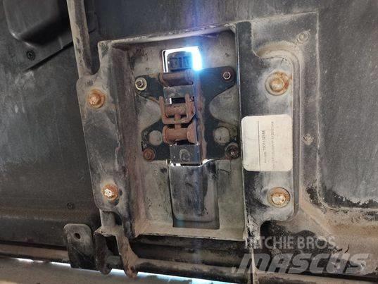 CAT TH337 mask Καμπίνες και εσωτερικό