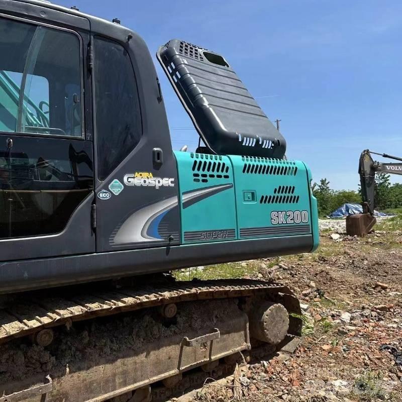 Kobelco SK 200 Εκσκαφείς με ερπύστριες