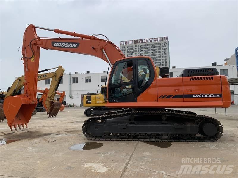 Doosan DX300 Εκσκαφείς με ερπύστριες