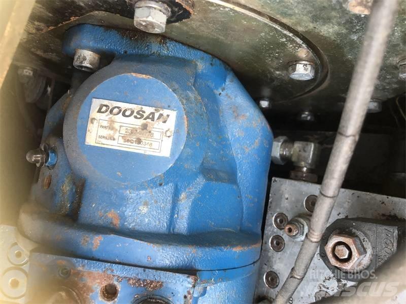 Doosan DX60 Εκσκαφείς με ερπύστριες