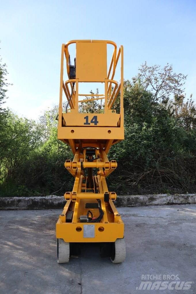 Haulotte Compact 8 Ανυψωτήρες ψαλιδωτής άρθρωσης