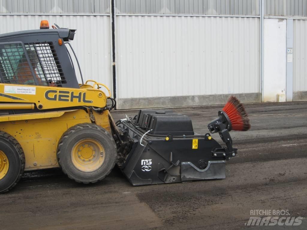 M3 Sweeper Bucket HD Άλλα μηχανήματα φροντίδας εδάφους