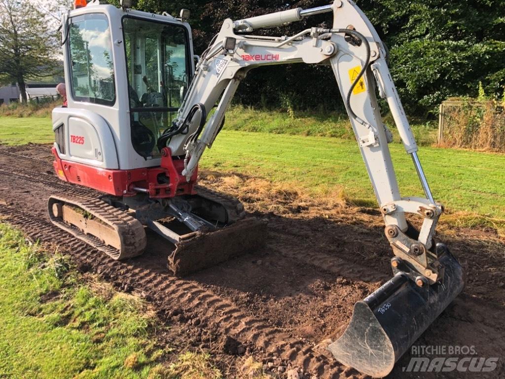 Takeuchi TB 225 Εκσκαφάκι (διαβολάκι) < 7t