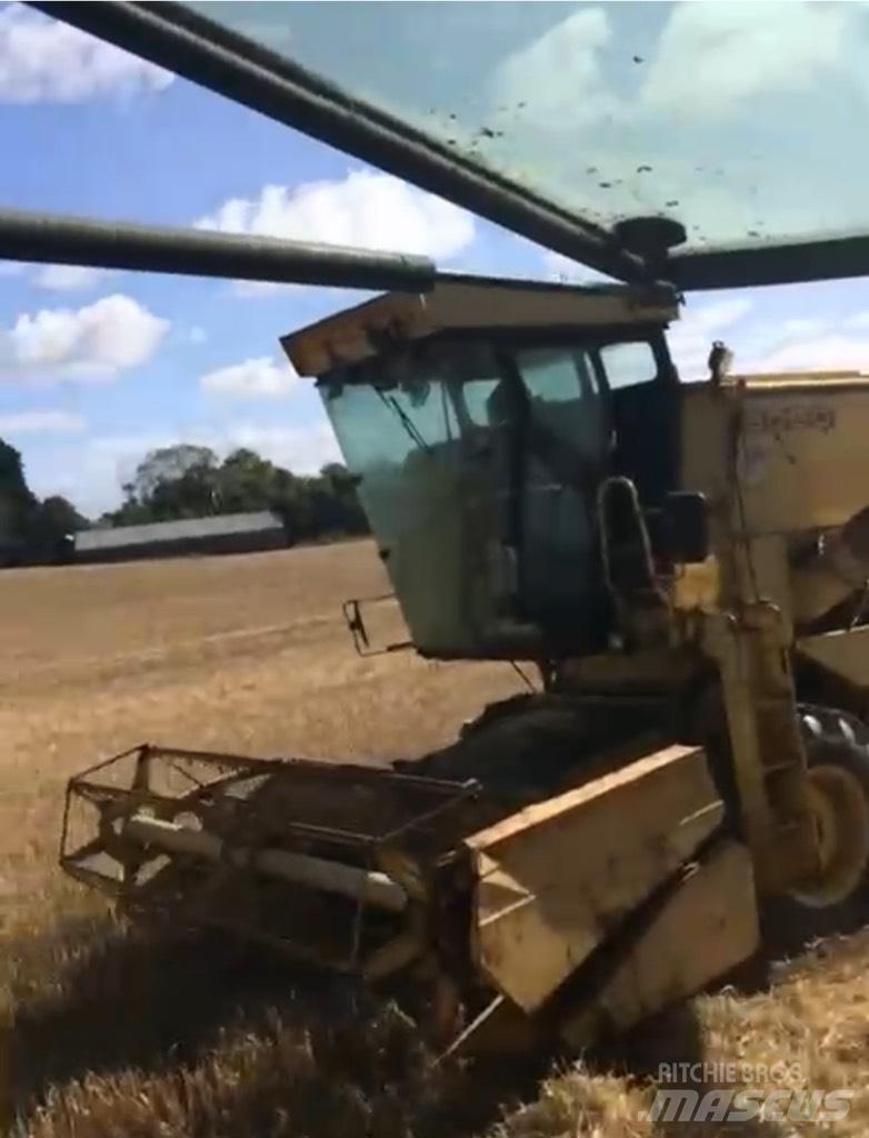 New Holland 8060 Θεριζοαλωνιστικές μηχανές