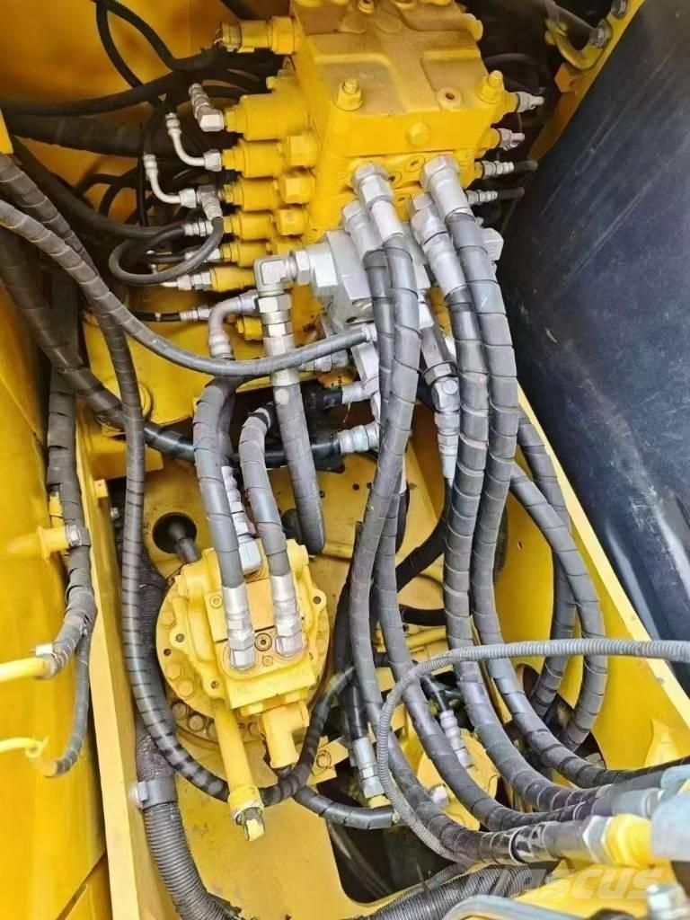 Komatsu 130-7 Εκσκαφείς με ερπύστριες