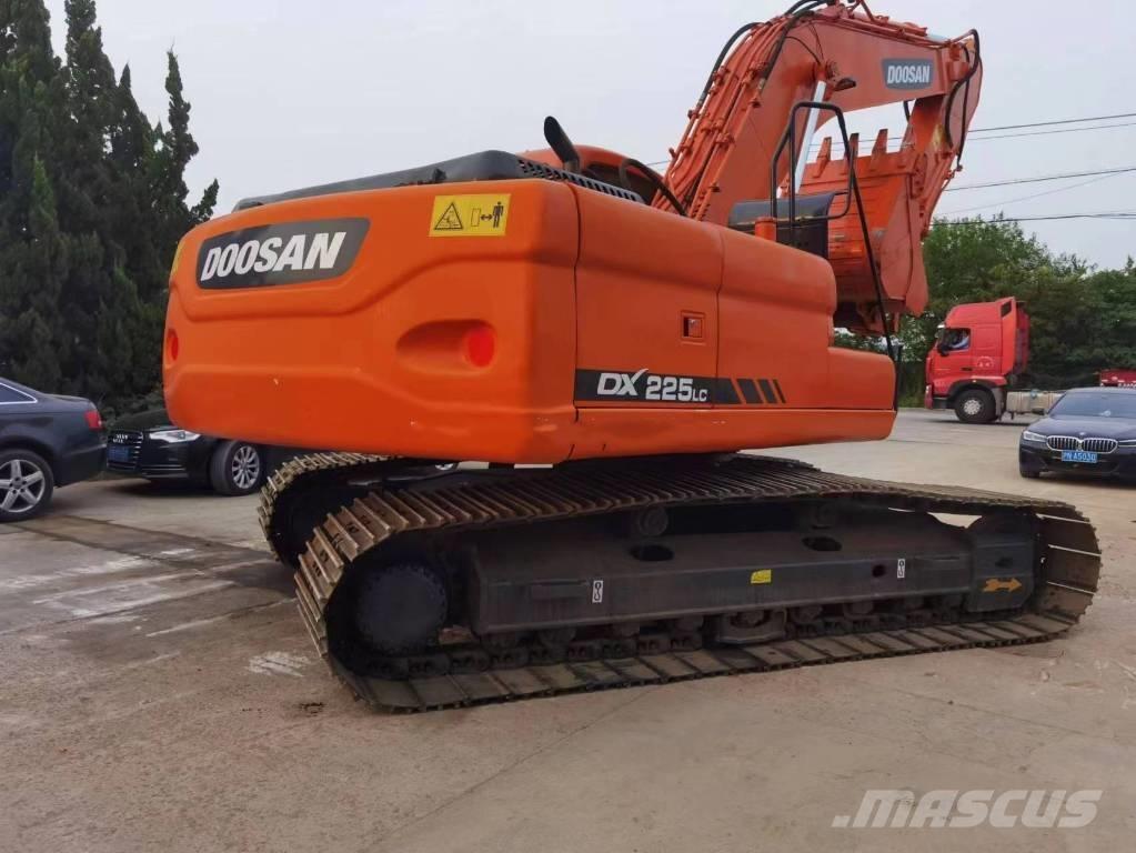 Doosan dx225 Εκσκαφείς με ερπύστριες