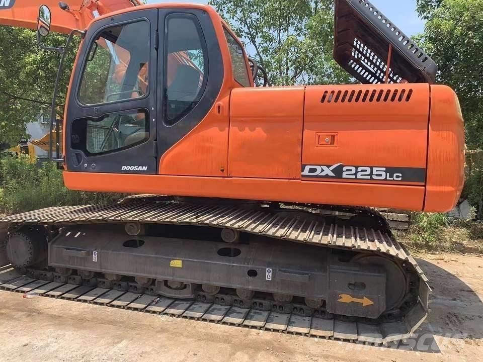 Doosan dx225 Εκσκαφείς με ερπύστριες