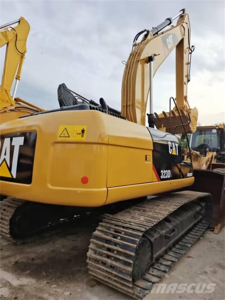 CAT 323 D Εκσκαφείς με ερπύστριες