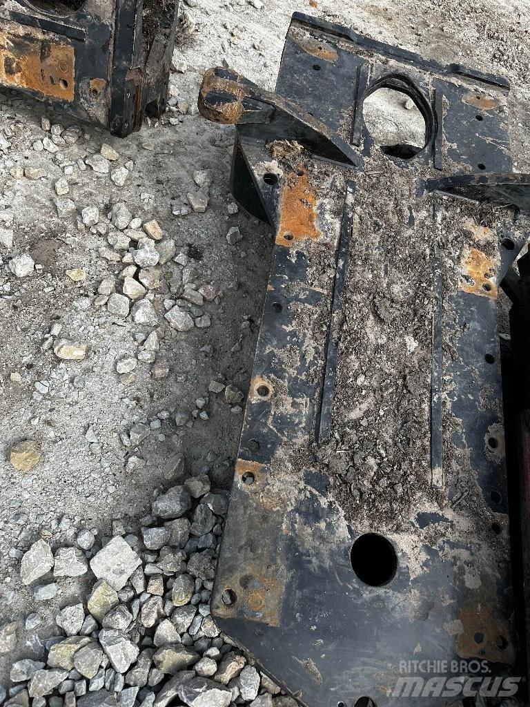 Komatsu 895 Σασί - πλαίσιο