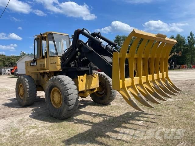 CAT IT 28 B Φορτωτές με λάστιχα (Τροχοφόροι)