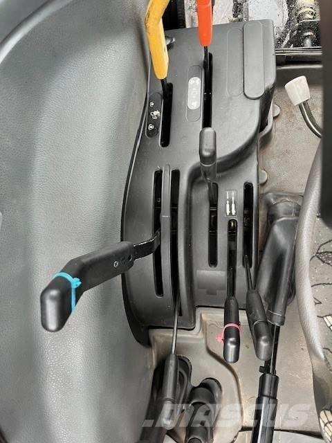 New Holland 5635 Τρακτέρ