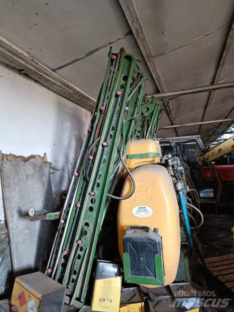 Amazone UF 1200 Αναρτώμενα ψεκαστικά