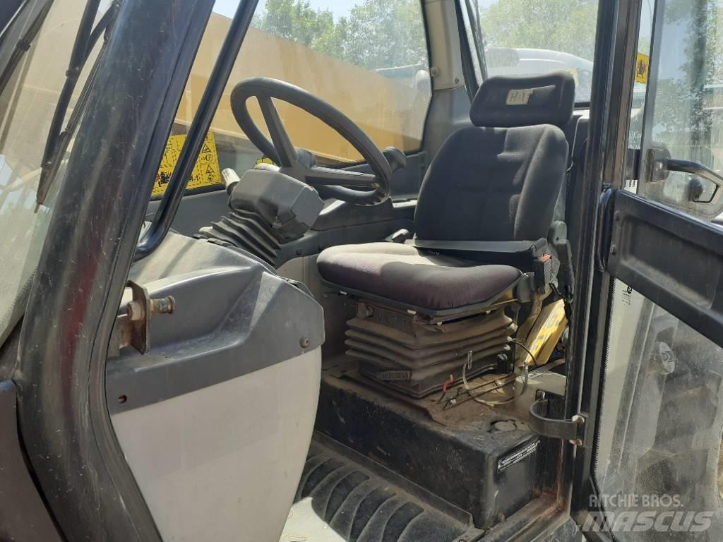 CAT TH 337 c Συστήματα τηλεχειρισμού για τη γεωργία