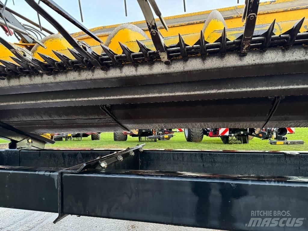 New Holland CR 9090 Θεριζοαλωνιστικές μηχανές