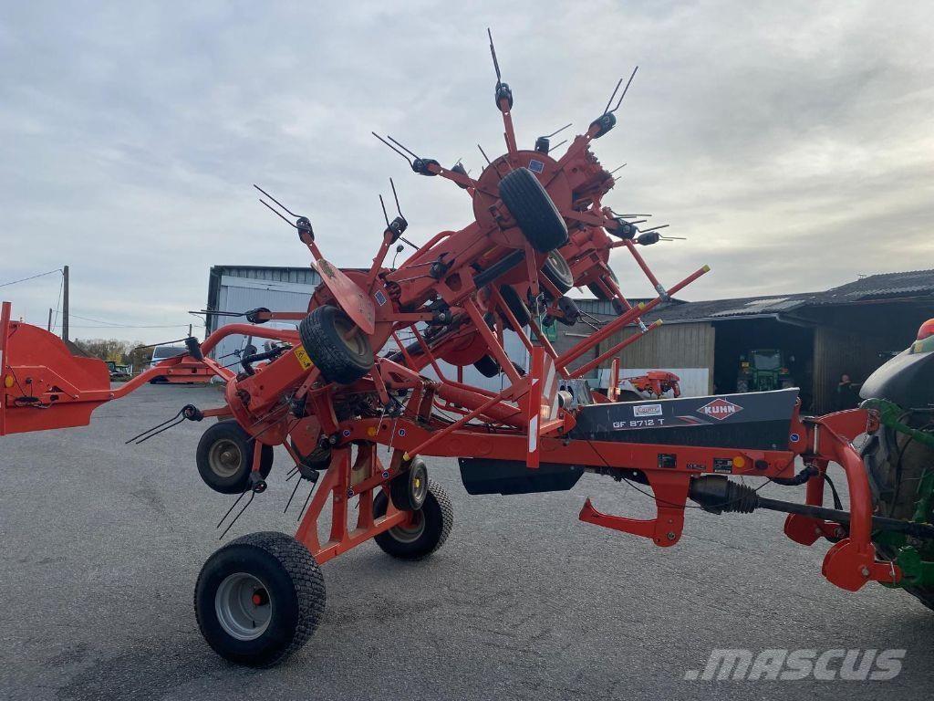 Kuhn GF8712T Τσουγκράνες και χορτοξηραντικές μηχανές
