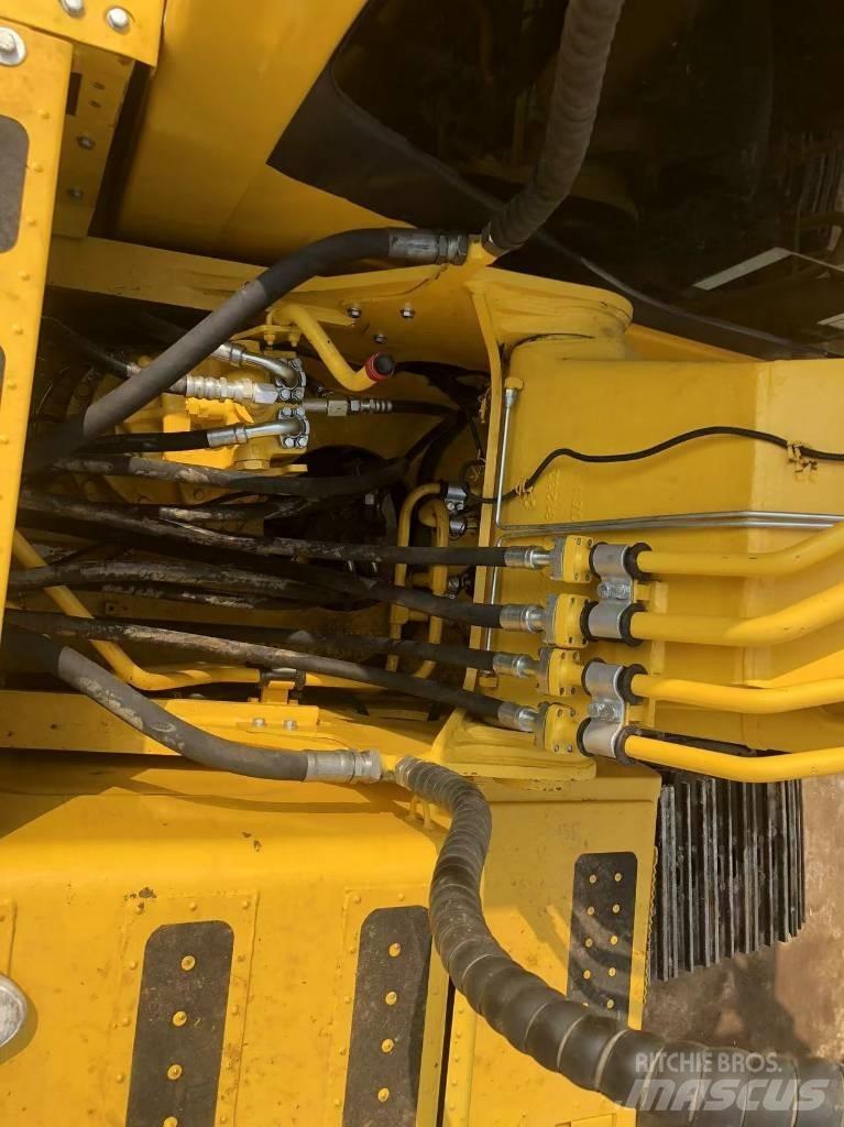 Komatsu PC200-8 Εκσκαφείς με ερπύστριες