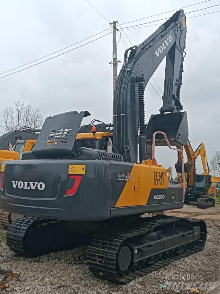 Volvo EC 240 Εκσκαφείς με ερπύστριες