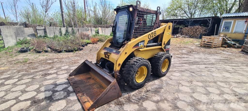 CAT 236 B Μίνι φορτωτές