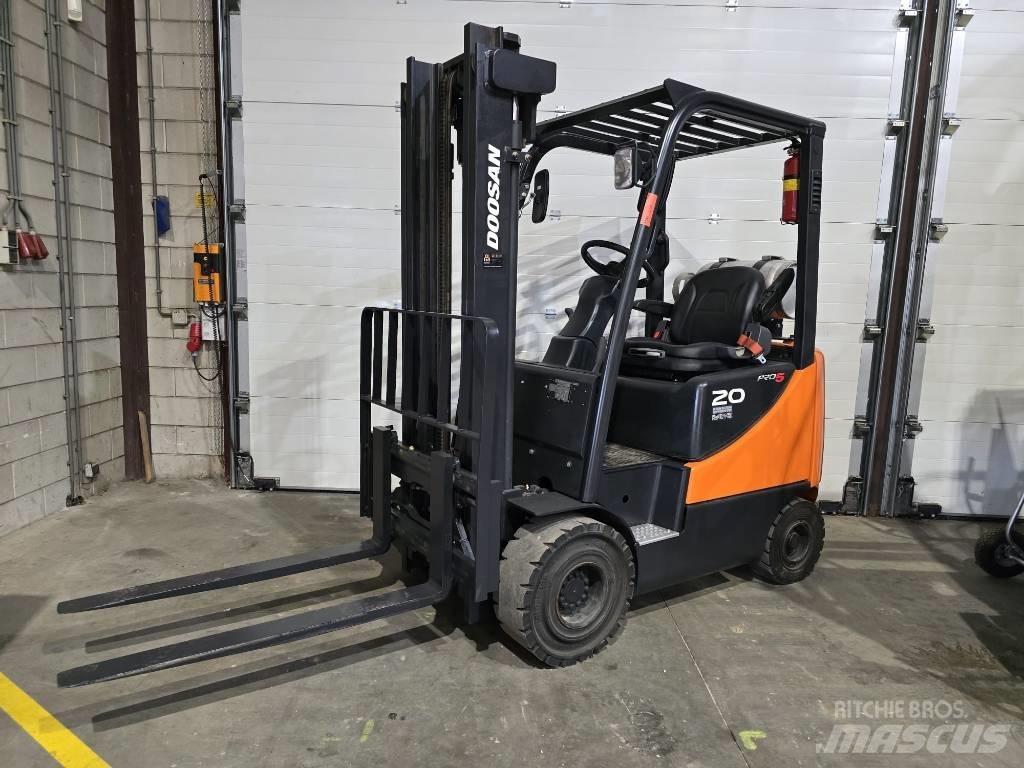 Doosan G20SC-5 Περονοφόρα ανυψωτικά κλαρκ με φυσικό αέριο LPG