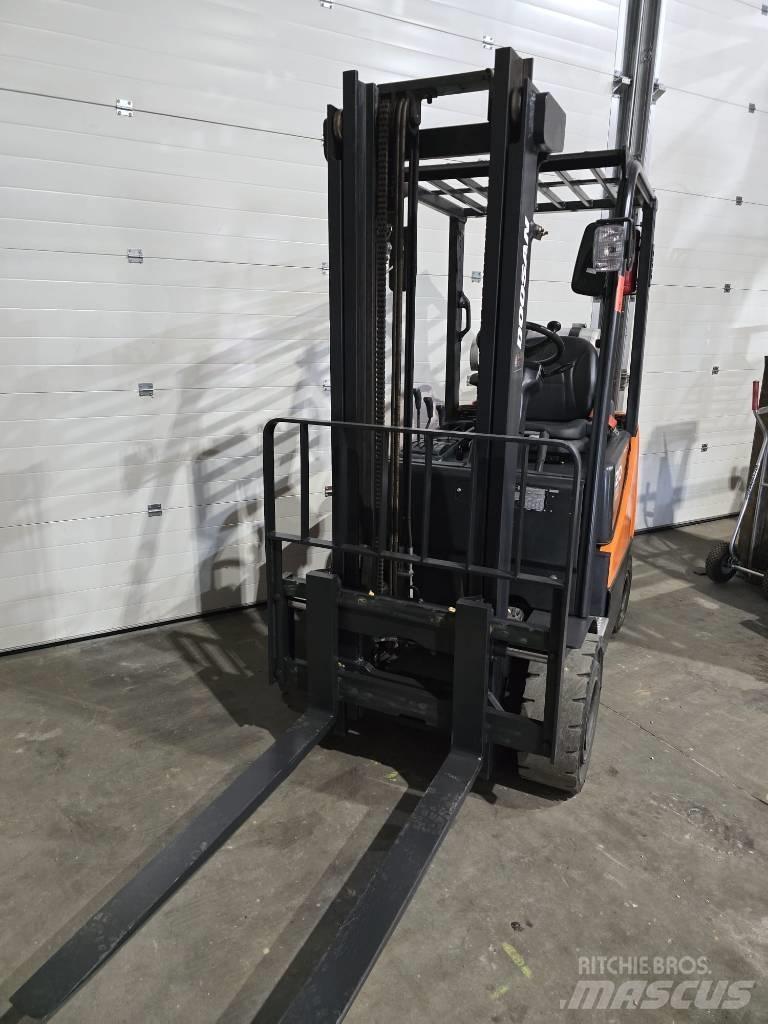 Doosan G20SC-5 Περονοφόρα ανυψωτικά κλαρκ με φυσικό αέριο LPG