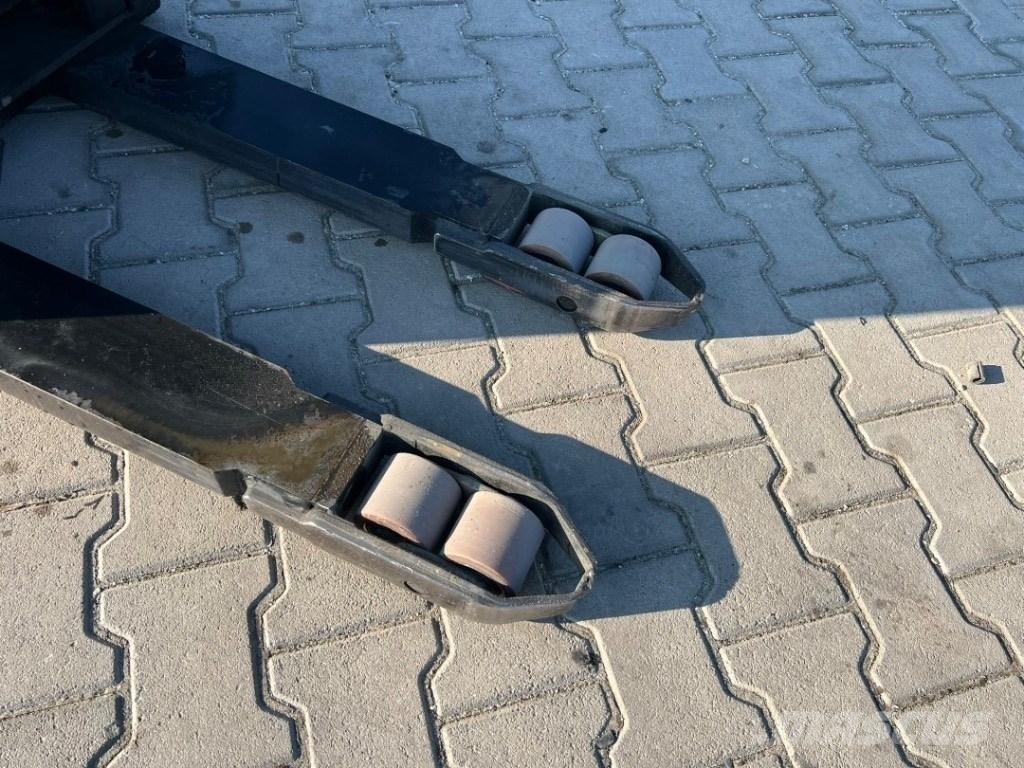 Toyota SPE 140 Παλετοφόρα πεζού χειριστή με ιστό