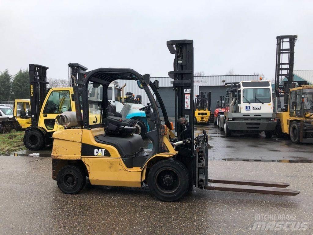 CAT GP35N Περονοφόρα ανυψωτικά κλαρκ με φυσικό αέριο LPG