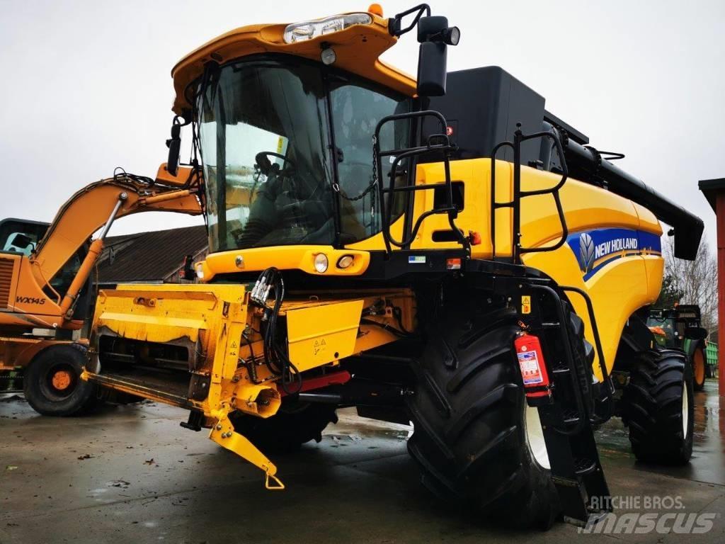 New Holland CX8070 Θεριζοαλωνιστικές μηχανές