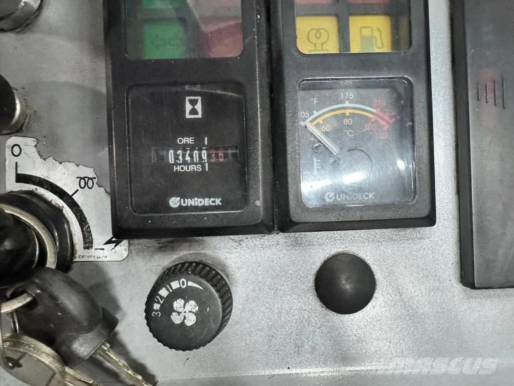Combilift C3000CB Γερανοί πλευρικής φόρτωσης εμπορευματοκιβωτίων