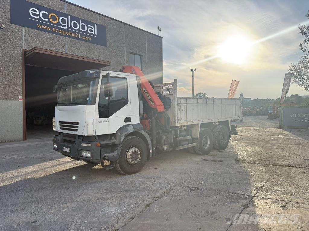 Iveco Trakker 380 Φορτηγά με Γερανό