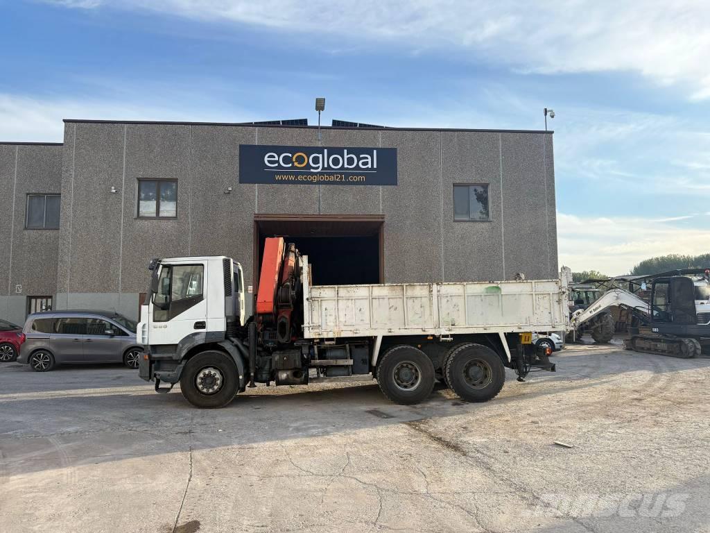 Iveco Trakker 380 Φορτηγά με Γερανό