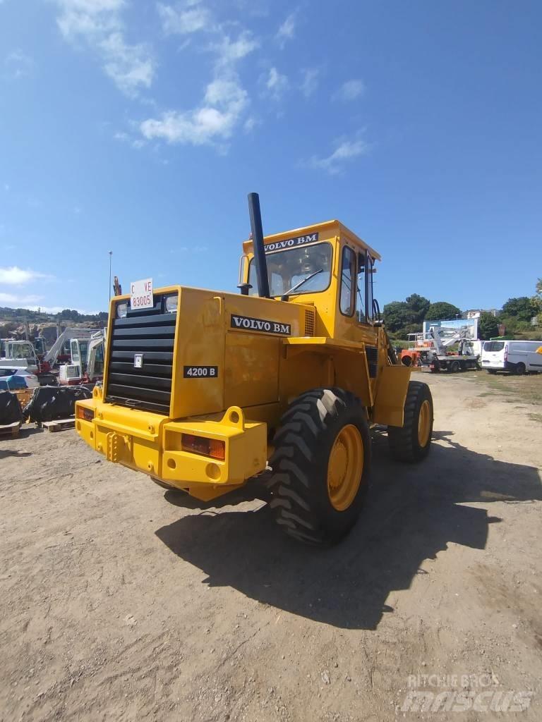 Volvo BM 4200 Φορτωτές με λάστιχα (Τροχοφόροι)