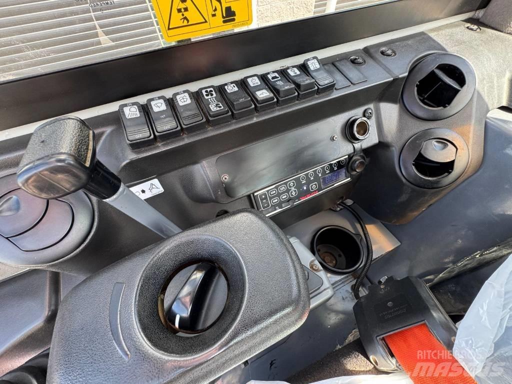 Takeuchi TB 230 Εκσκαφάκι (διαβολάκι) < 7t