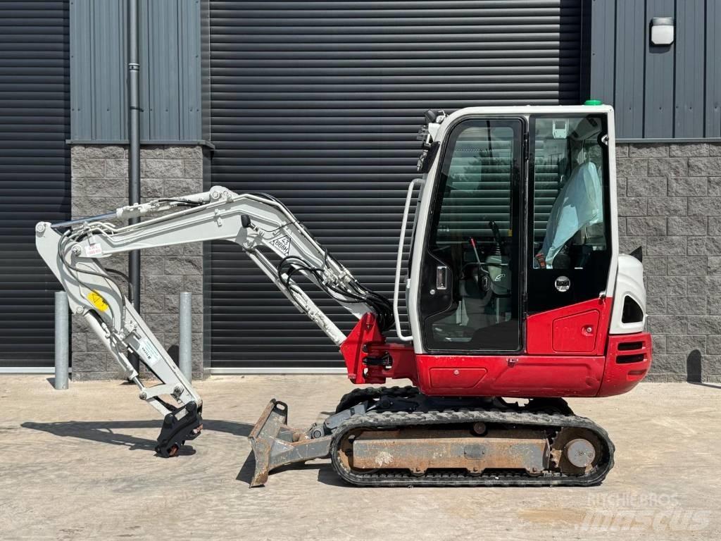 Takeuchi TB 230 Εκσκαφάκι (διαβολάκι) < 7t