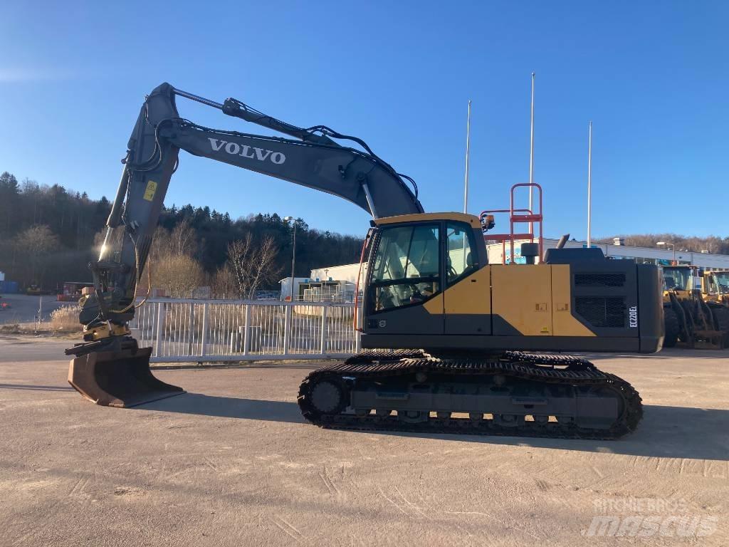 Volvo EC 220 E Εκσκαφείς με ερπύστριες